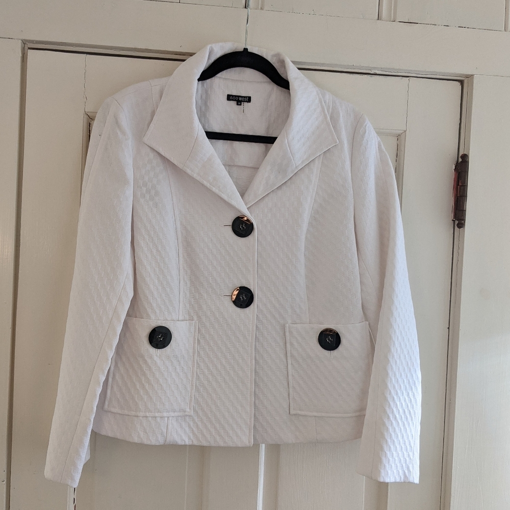 600 West white Blazer  high end brand size 14.
